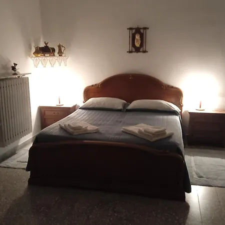 La Casa Dell'ospite Apartament *